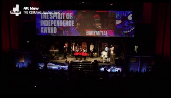 Подборка BABYMETAL receive 2015 Kerrang Spirit of Independence award 