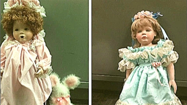 Подборка В Калифорнии ищут человека, подбрасывающего в дома странных кукол